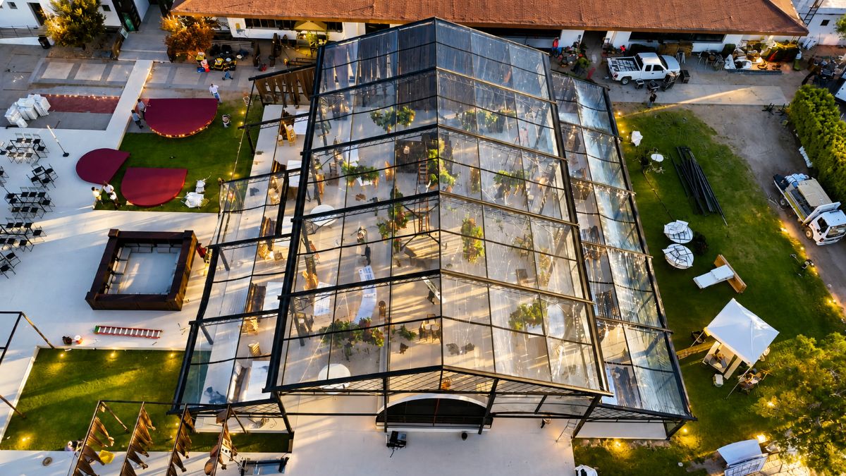 25m &times; 25m Atrium Tent Clear Span Aluminum Event Structure with Glass Wall