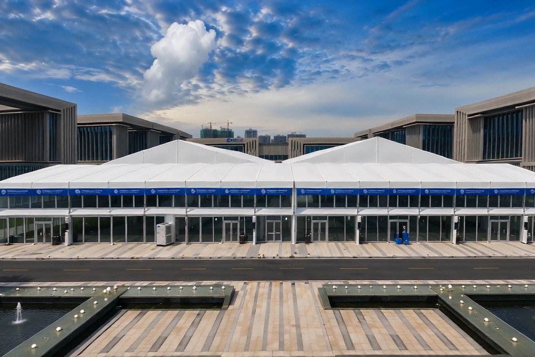 Double Decker Inflatable Exhibition Tent with Insulated Inflatable Roof